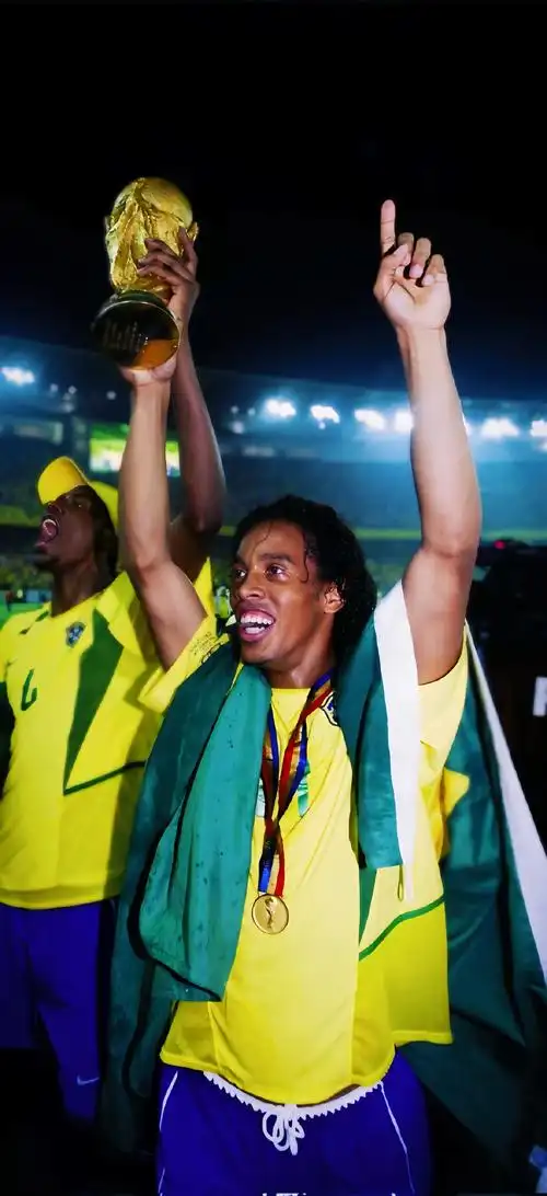 效力於像皇 效力於像皇